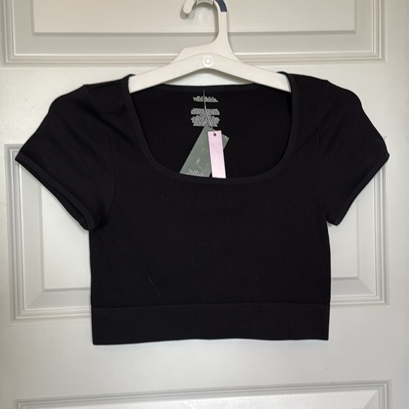 Wild Fable Seamless Ribbed Crop Top 🖤 - Picture 2 of 4